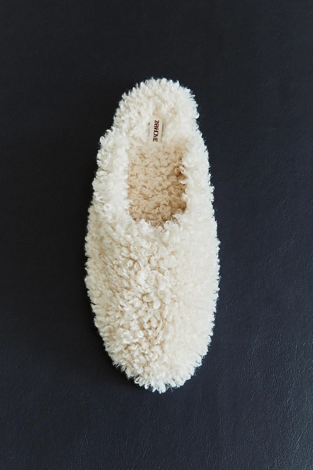 Shop Zara FAUX SHEARLING MULE SLIPPERS at Beverly Center in Los