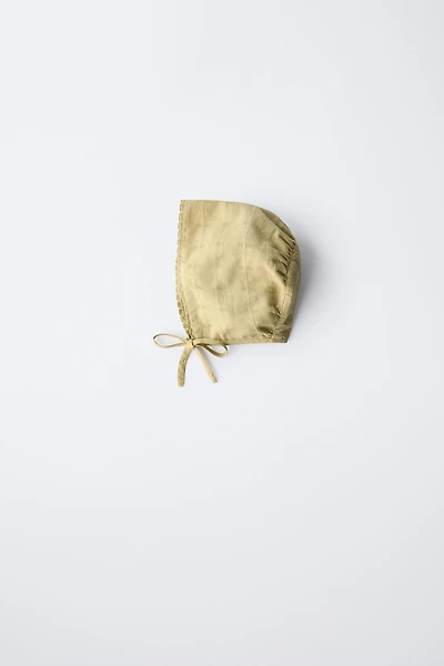 BONNET DENTELLE BRODERIE