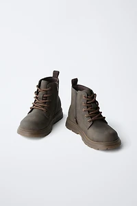 BOTTES À LACETS