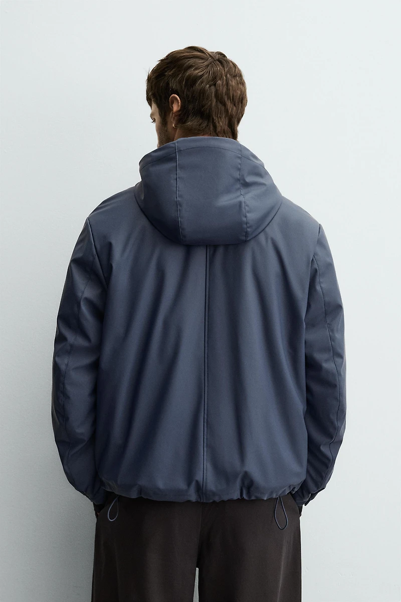 PARKA EFFET GOMME AVEC CAPUCHE