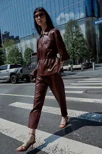 PANTALON EN MATIÈRE SYNTHÈTIQUE