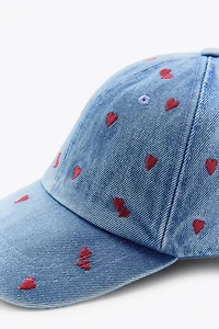 CASQUETTE EN DENIM BRODERIES CŒURS