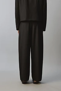 RELAXED FIT PLEATED SUIT PANTS