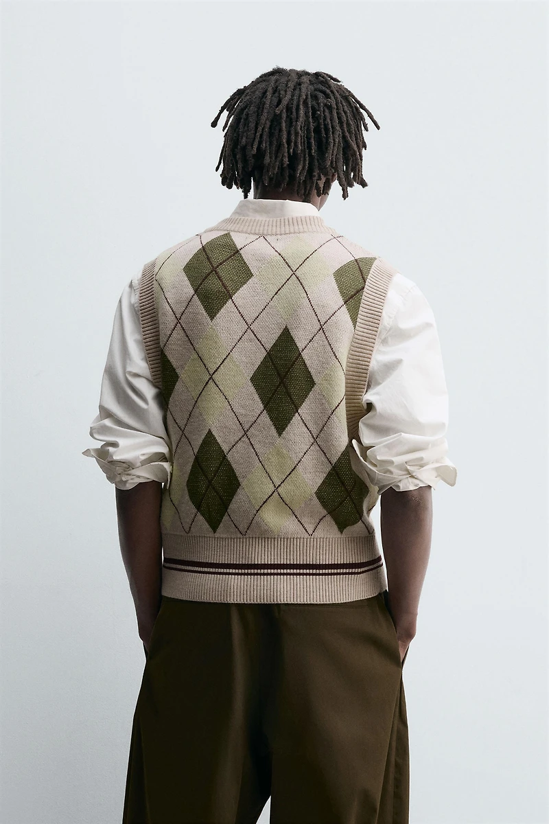 ARGYLE KNIT VEST