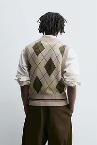 ARGYLE KNIT VEST