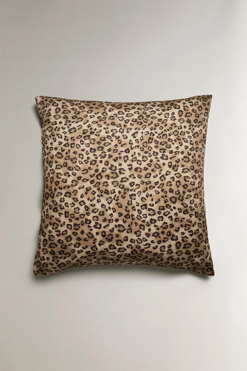 SATEEN PILLOWCASE WITH ANIMAL PRINT
