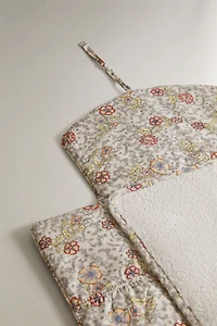 BABY’S PORTABLE FLORAL CHANGING MAT
