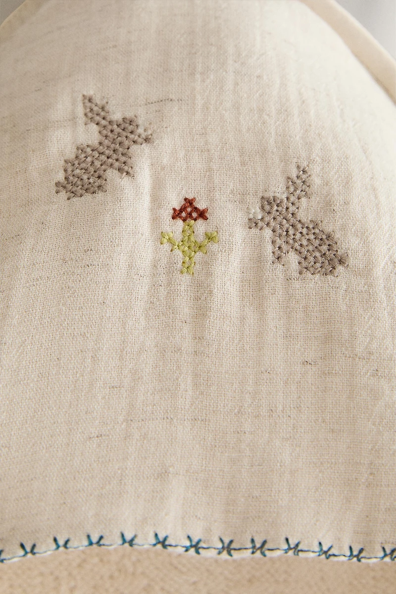 EMBROIDERED HOODED BABY TOWEL