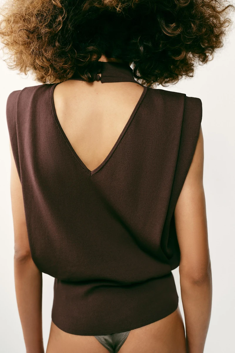 OPEN BACK KNIT TOP