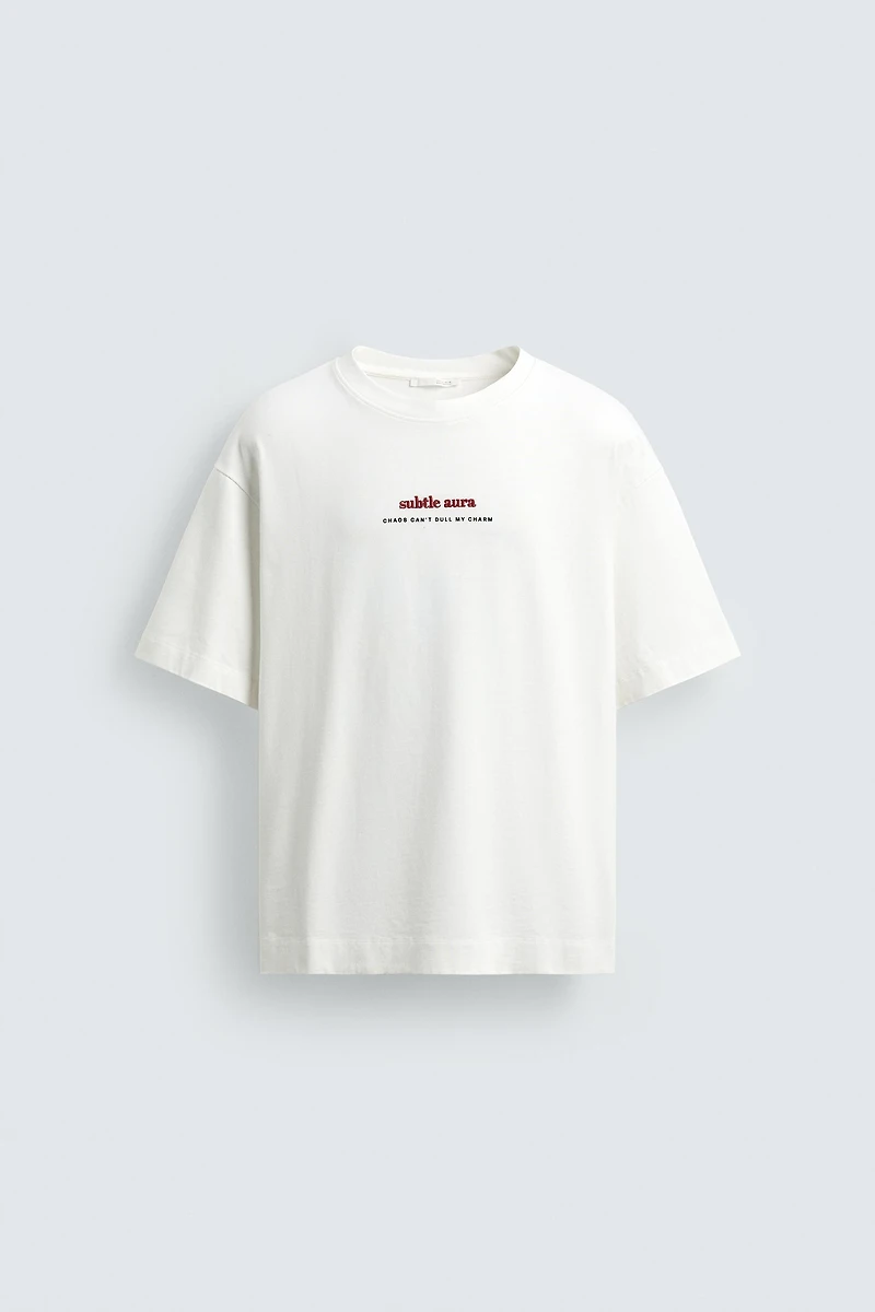 T-SHIRT À INSCRIPTIONS BRODÉES ET IMPRIMÉES