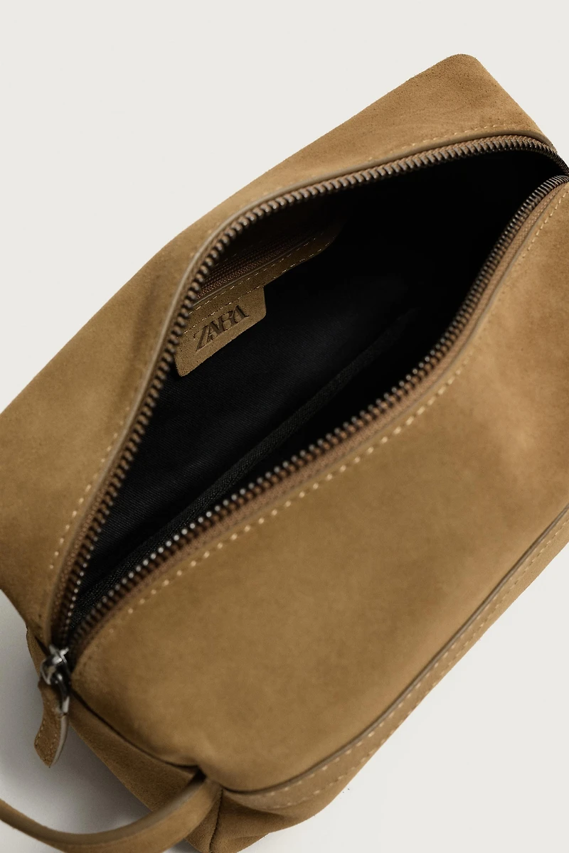 LEATHER TOILETRY BAG