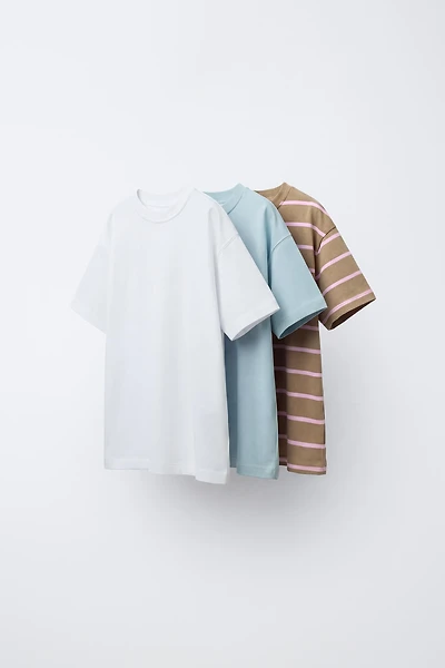 THREE-PACK OF BASIC AND STRIPED T-SHIRTS