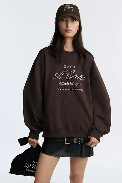 50TH ANNIVERSARY EMBROIDERED CREW NECK SWEATSHIRT