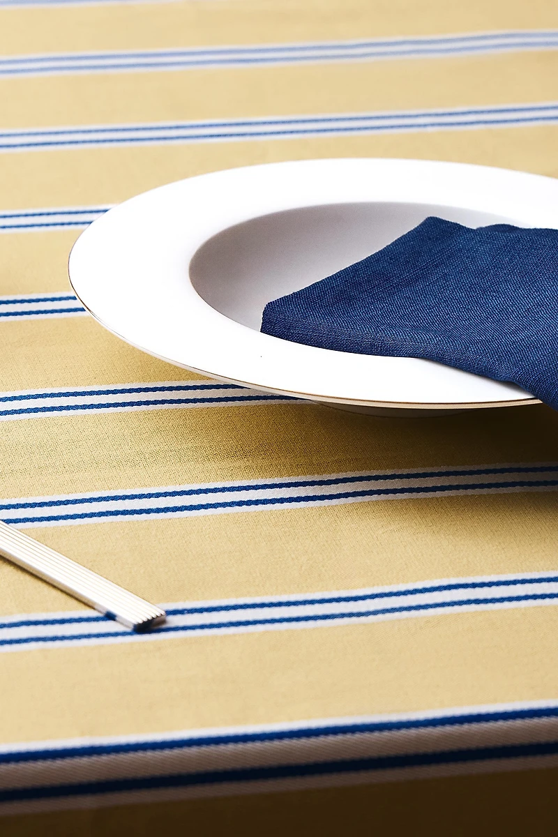 STRIPED PRINT TABLECLOTH
