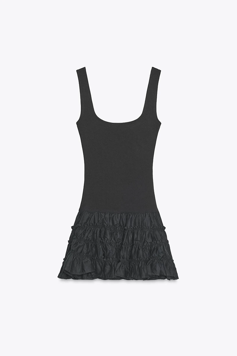 CONTRASTING VOLUMINOUS DRESS