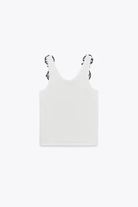 TOP AVEC APPLIQUES FLEURS