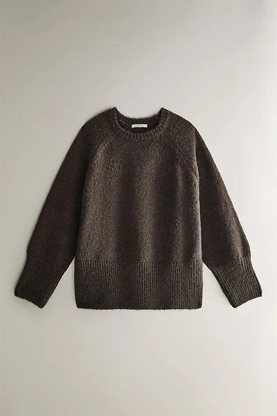 KNIT SWEATER