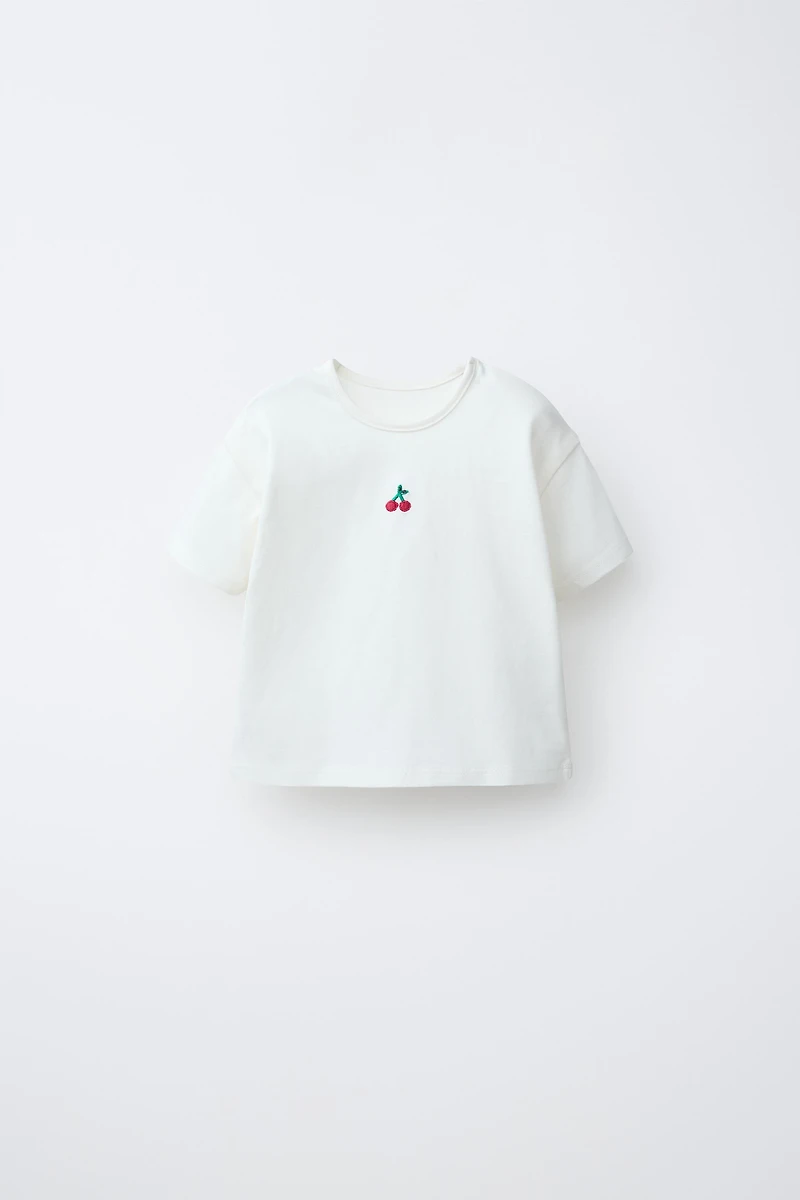 LOT DE DEUX T-SHIRTS FRUITS