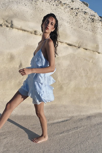 ROBE COURTE À VOLANTS
