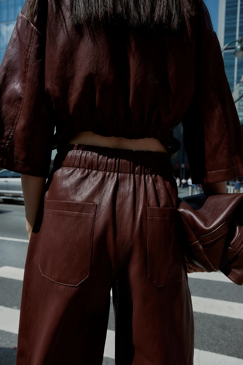 PANTALON EN MATIÈRE SYNTHÈTIQUE