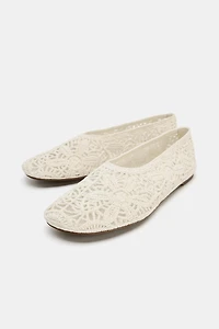 FLORAL CROCHET BALLET FLATS