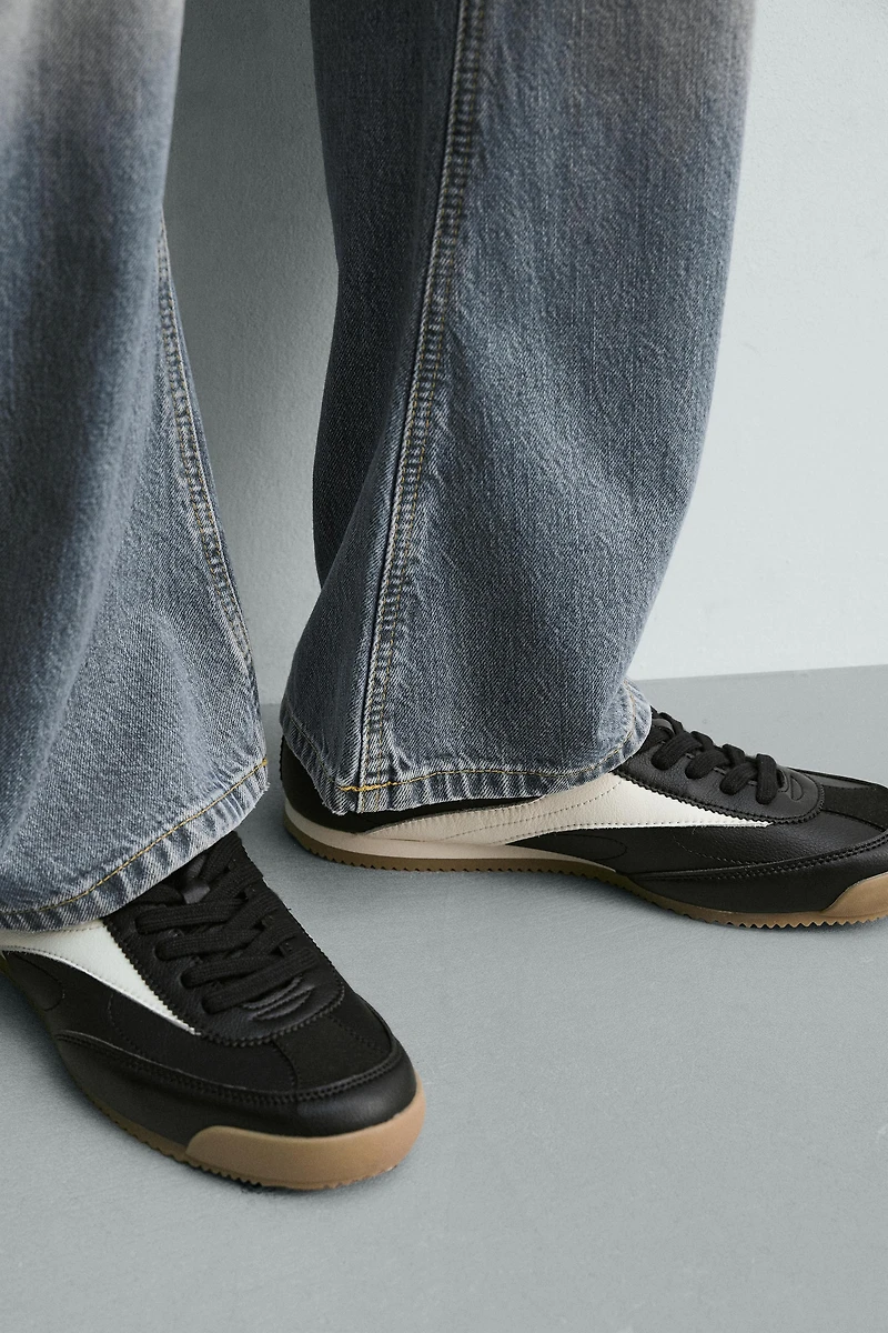 RETRO STYLE SNEAKERS