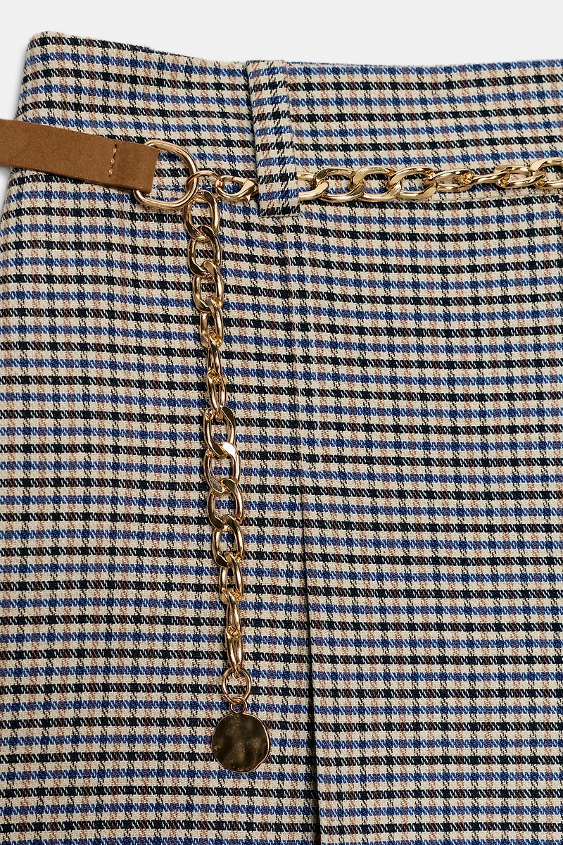 LONG HOUNDSTOOTH SHORTS WITH CHAIN BELT
