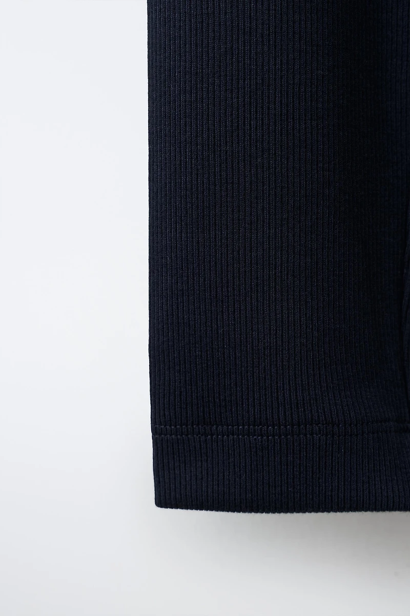 LEGGING CÔTELÉ À ÉTIQUETTE
