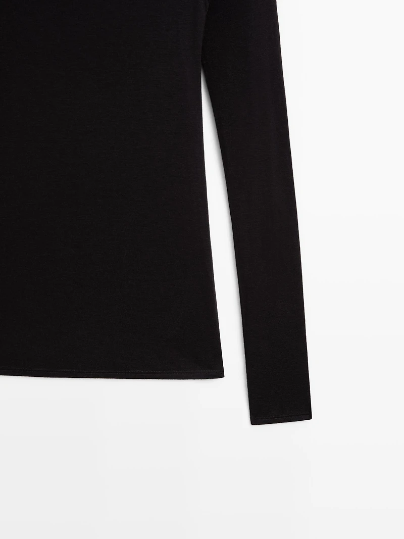 Long sleeve strapless T-shirt