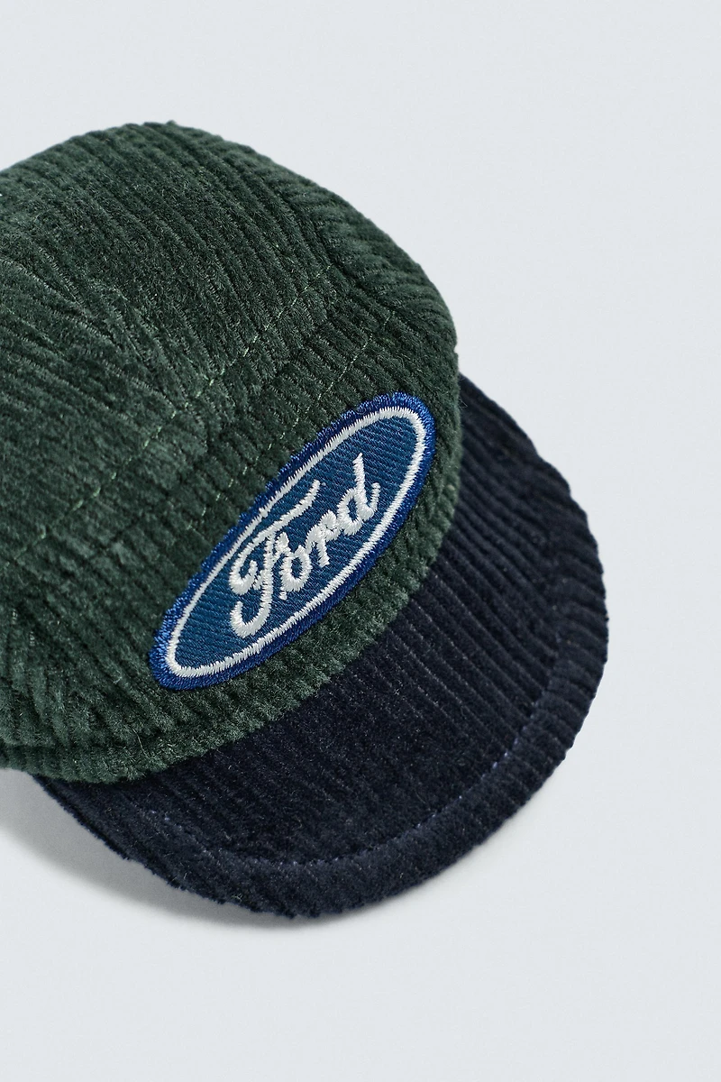 FORD © CAP KEYCHAIN