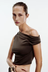 ASYMMETRIC TEXTURED TOP