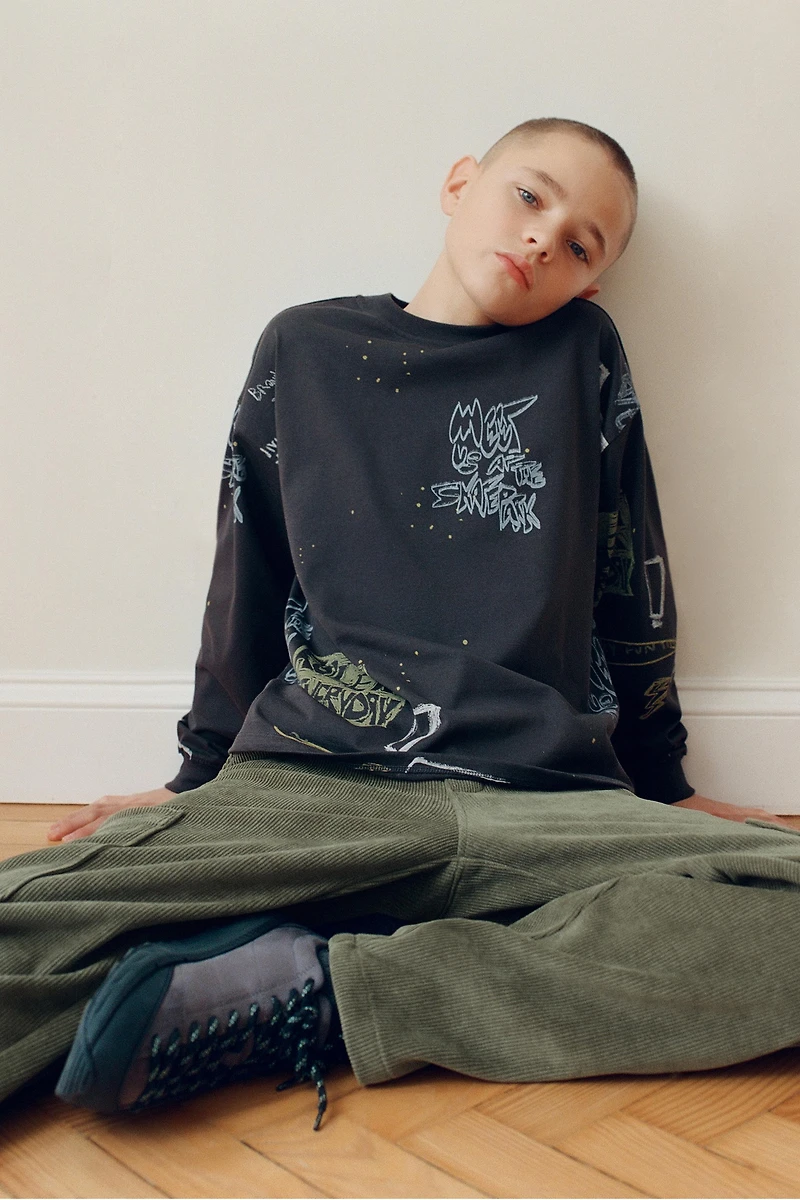 T-SHIRT IMPRIMÉ GRAFFITIS