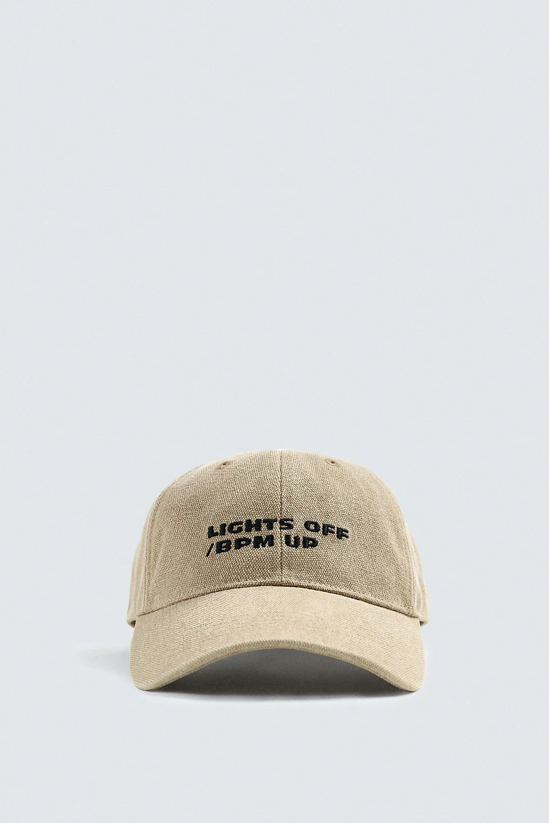CASQUETTE BRODÉE CONTRASTE