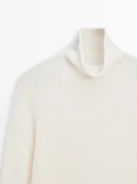 Wool high neck knit sweater