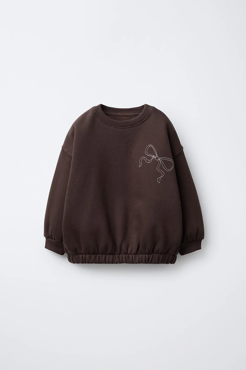 CONTRAST EMBROIDERED SWEATSHIRT