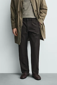 PANTALON STRUCTURÉ À PLIS