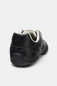 RUNNING SNEAKERS