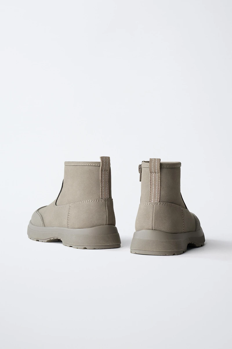 LINED BOOTS