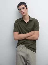 Textured short sleeve polo shirt