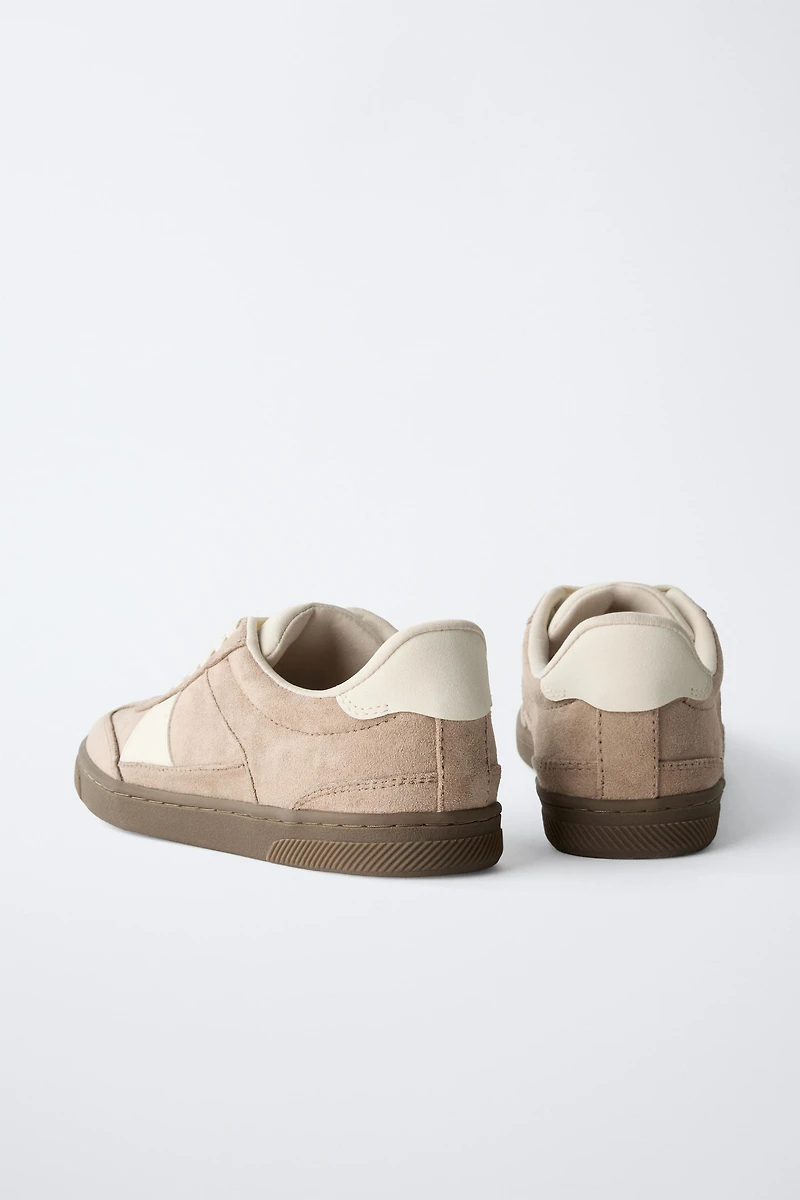 RETRO SNEAKERS