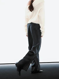 Wide-leg voluminous trousers with darts