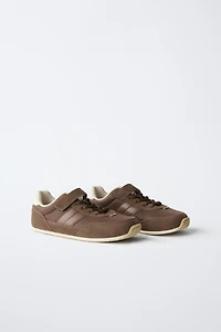 BAREFOOT SNEAKERS