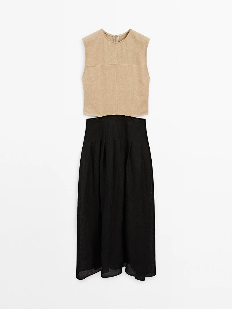 Contrast long dress with side slits