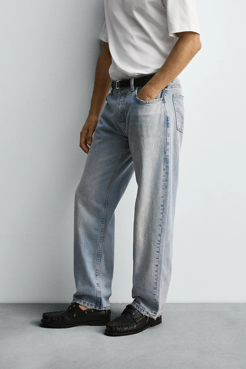 STRAIGHT FIT JEANS