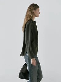 Chemisier à plis nervurés et col mao