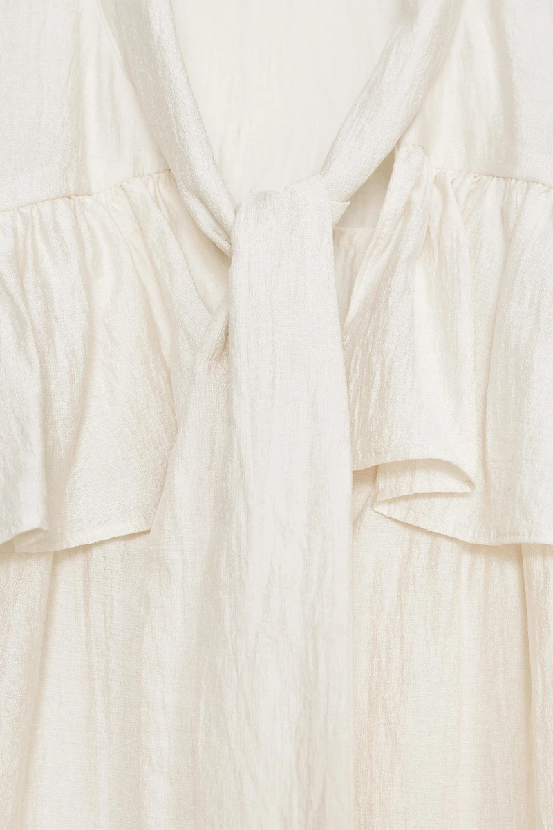 RUFFLED BOW BLOUSE