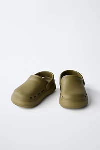RUBBER CLOGS
