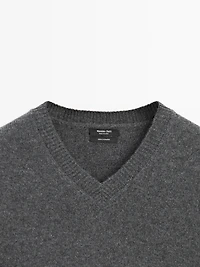 100% cashmere oversize V-neck sweater