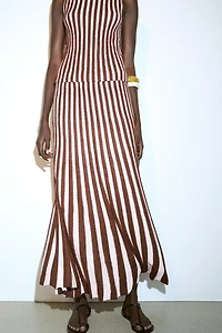 TEXTURED STRIPED PLEATED SKIRT