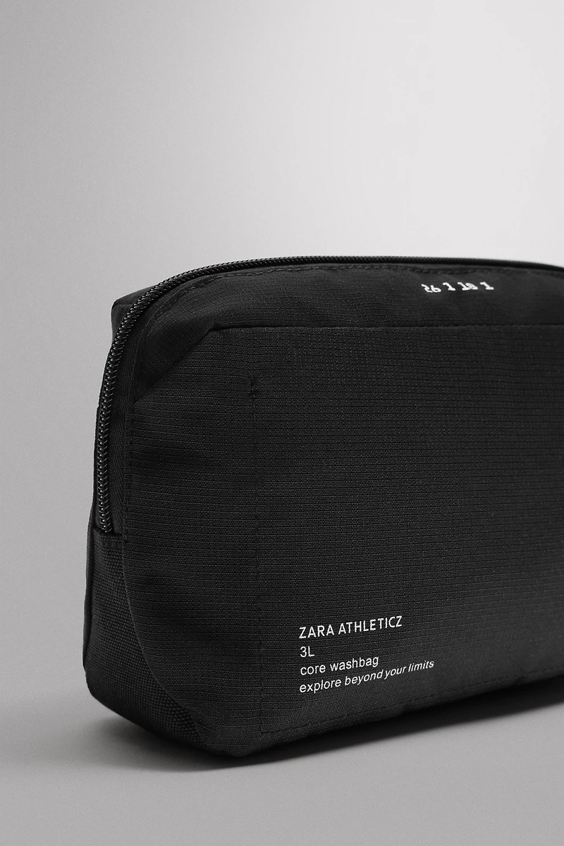 SPORTS TOILETRY BAG